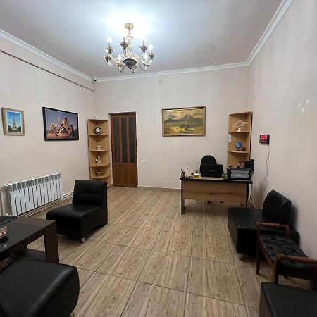 Arm Hotel Yerevan Exterior photo