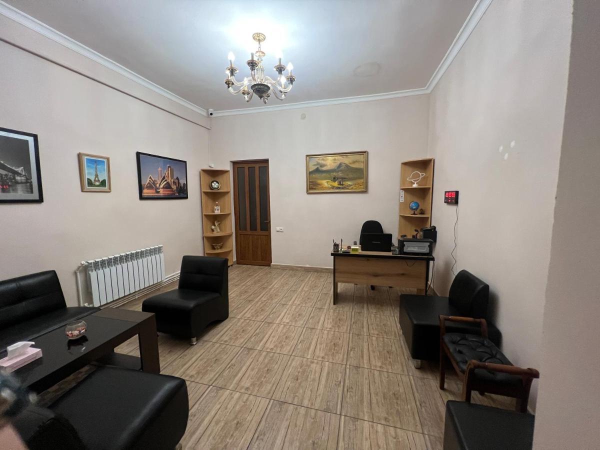 Arm Hotel Yerevan Exterior photo