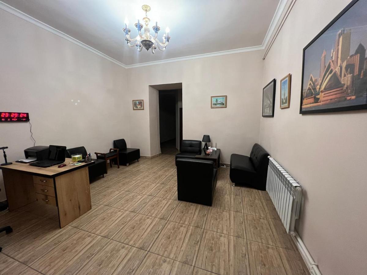 Arm Hotel Yerevan Exterior photo